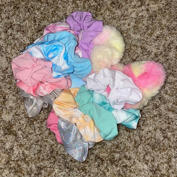 Other - NWT! Girl's 16 Pc. Multicolored Scrunchy Set